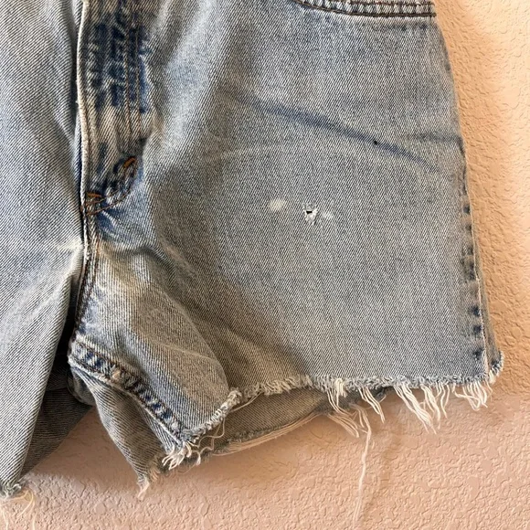 Levi’s High-Rise Light Blue Denim Jean Shorts - Picture 6 of 10